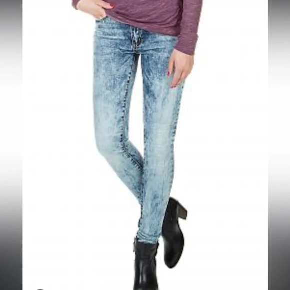 Express Acid wash jeans in excellent condition size 4 short​ 28 inch inseam - Picture 1 of 7